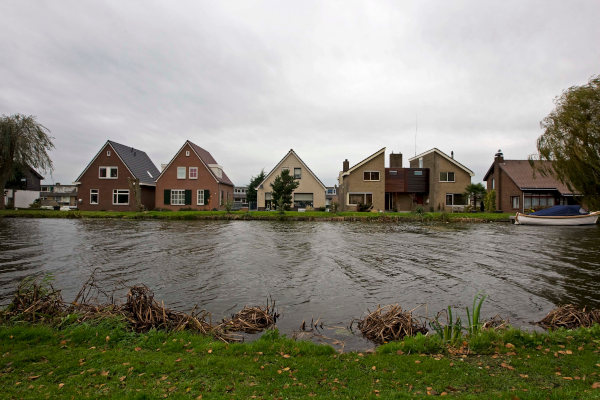 Bouw nieuw dorp zeker jaar opgehouden door rechtszaak